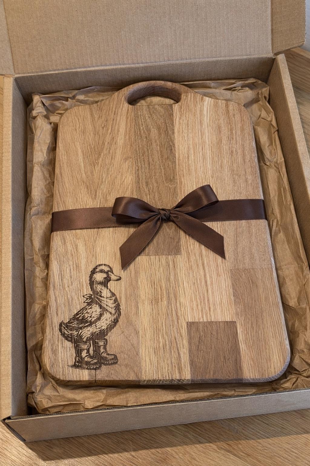Solid Oak Chopping Board – Engraved Duck Design, Rustic Kitchen Gift