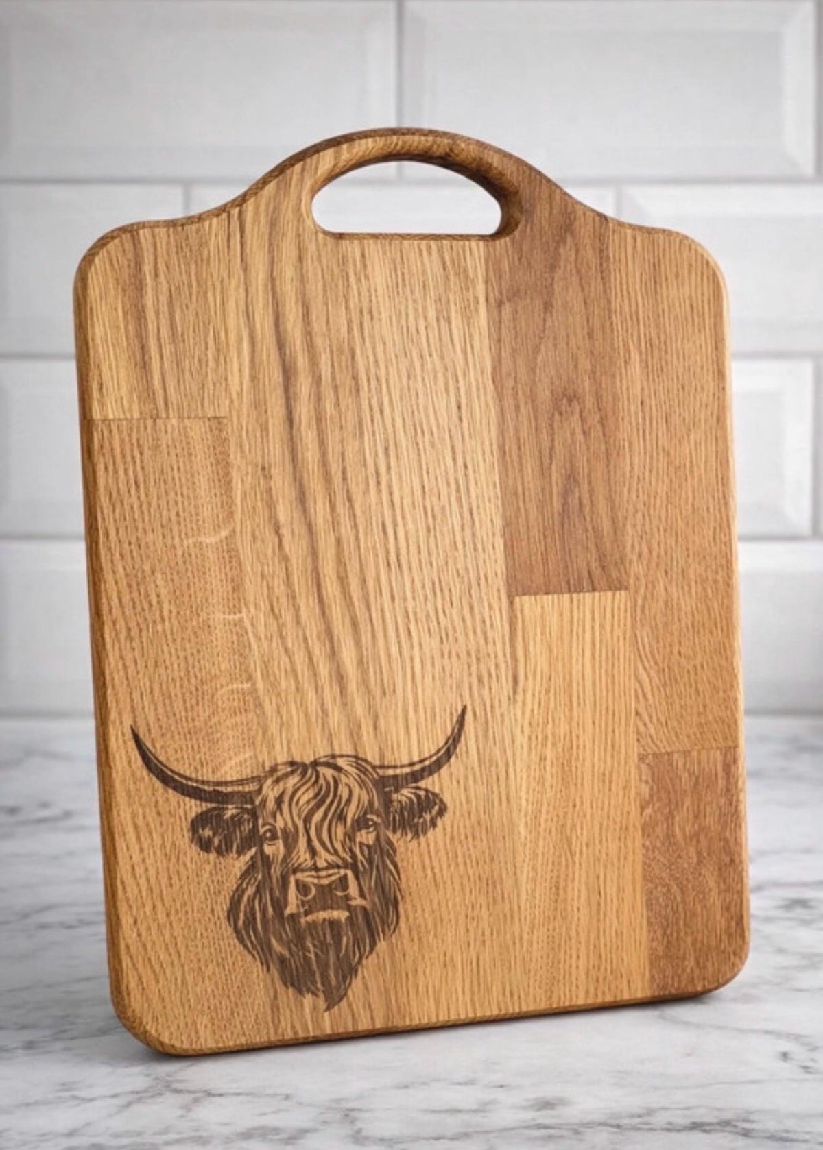 Solid Oak Chopping Board – Engraved Highland Cow Design, Rustic Kitchen Gift