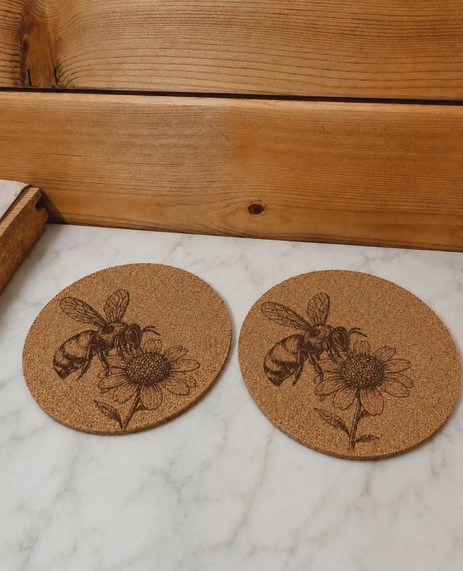 Engraved bumble bee solid Oak Chopping Board | Rustic Kitchen Decor | farmhouse decor