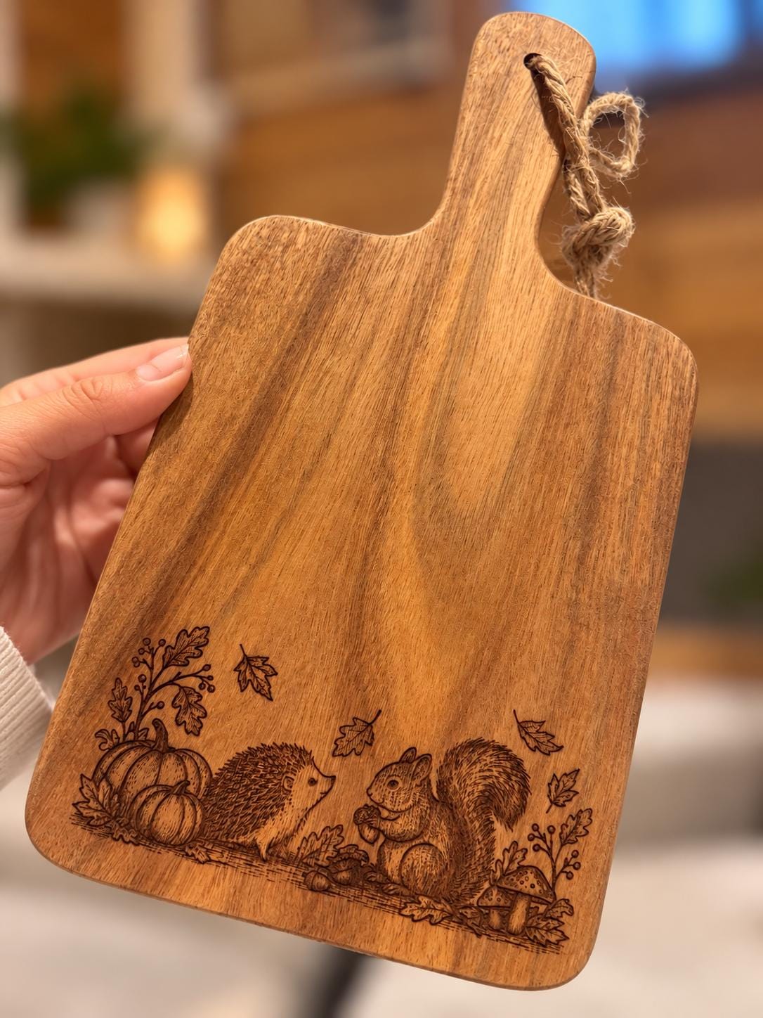 Autumn Woodland Acacia Serving Board – Hedgehog & Squirrel / cheese board / gift idea